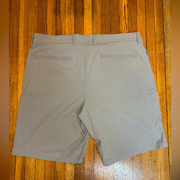 J-crew 9”TEC shorts size 35 - Picture 10 of 11